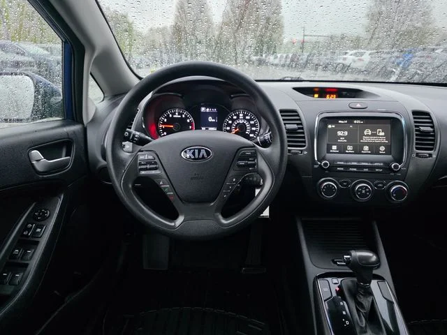 Used 2018 Deep Sea Blue Kia LX image 19