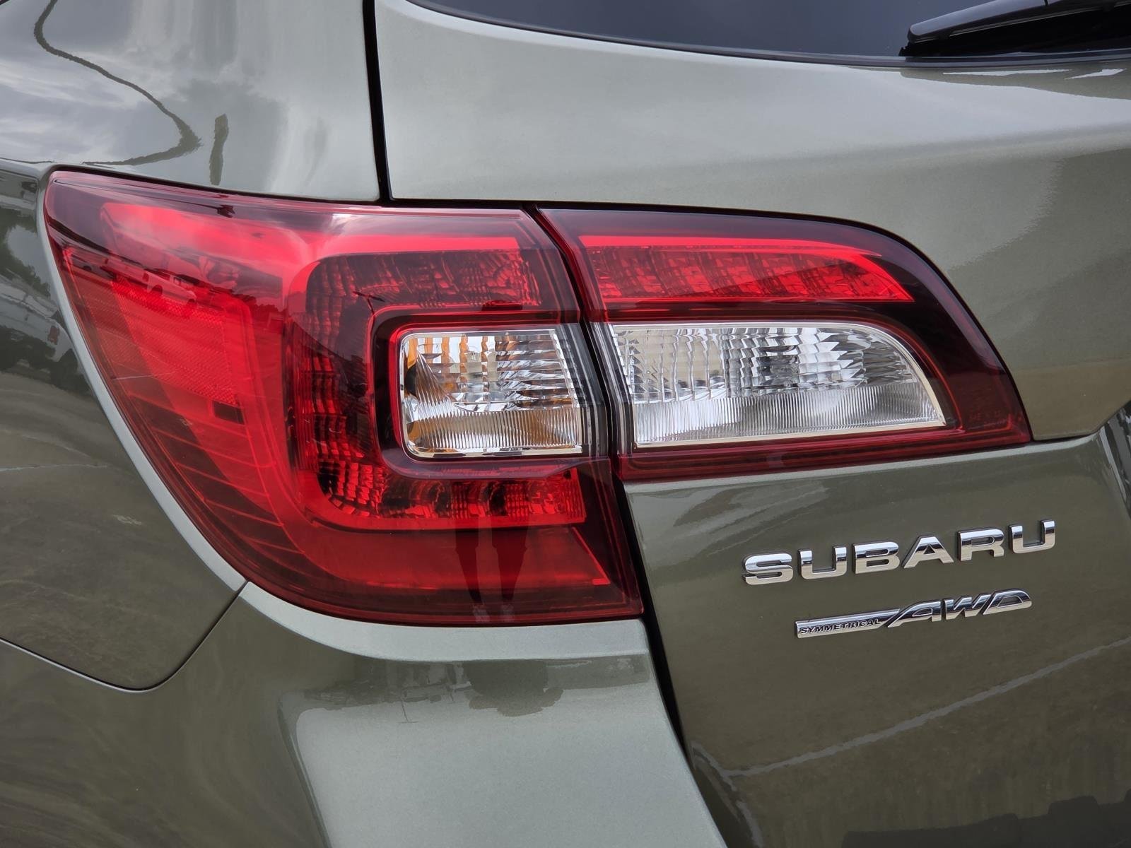 Used 2019 Wilderness Green Metallic Subaru Limited image 9