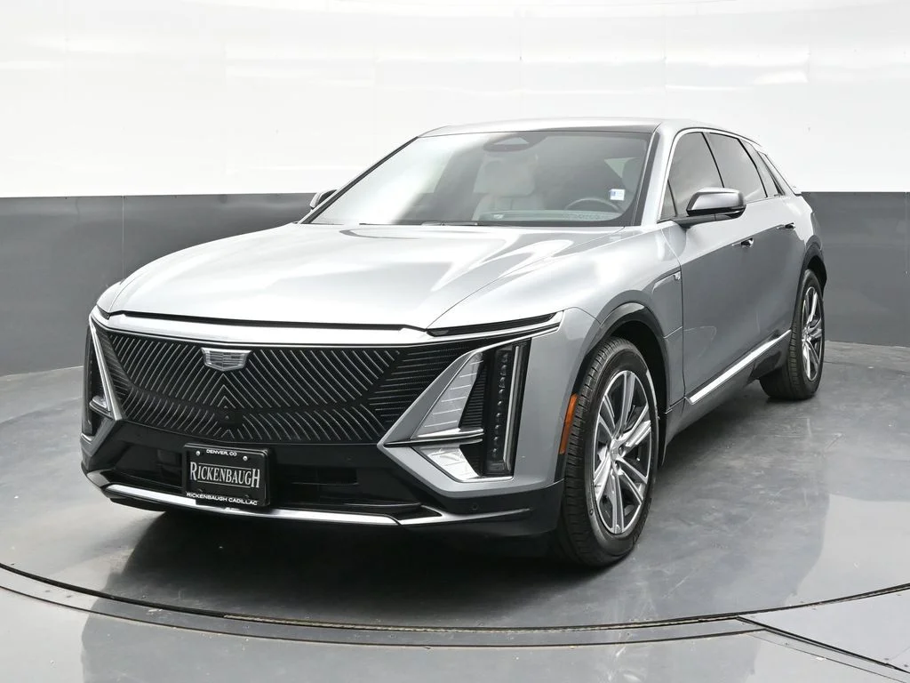 Used 2024 Silver Cadillac Luxury image 2