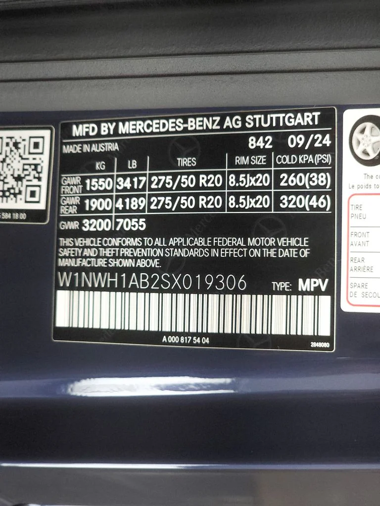 Used 2025 Twilight Blue Metallic Mercedes-Benz G 550 image 36