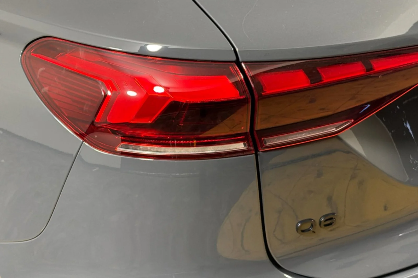 Used 2025 Magnet Gray Audi Premium quattro image 25