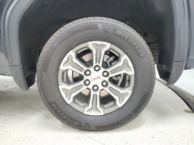 Used 2025 Silver GMC SLT image 20
