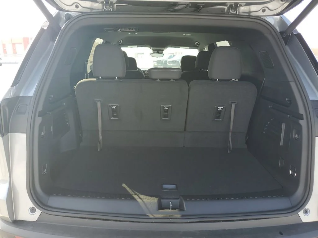 2026 Chevrolet Traverse LT - Photo 8