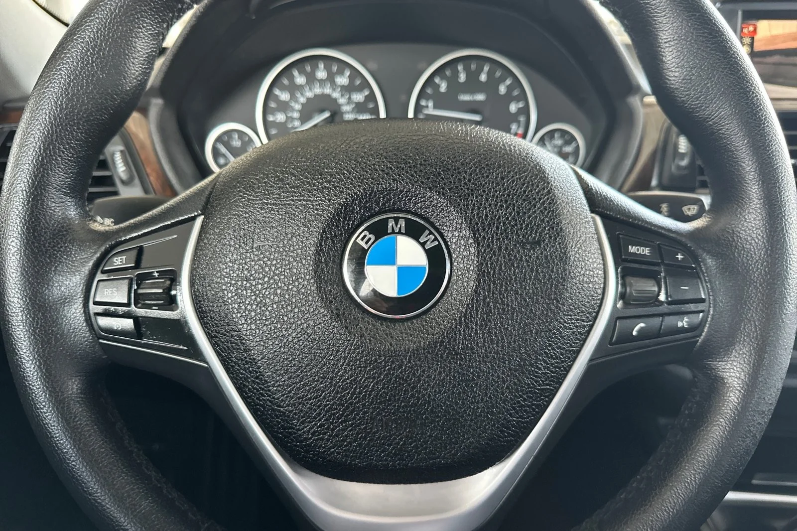 Used 2015 Alpine White BMW 328i image 21