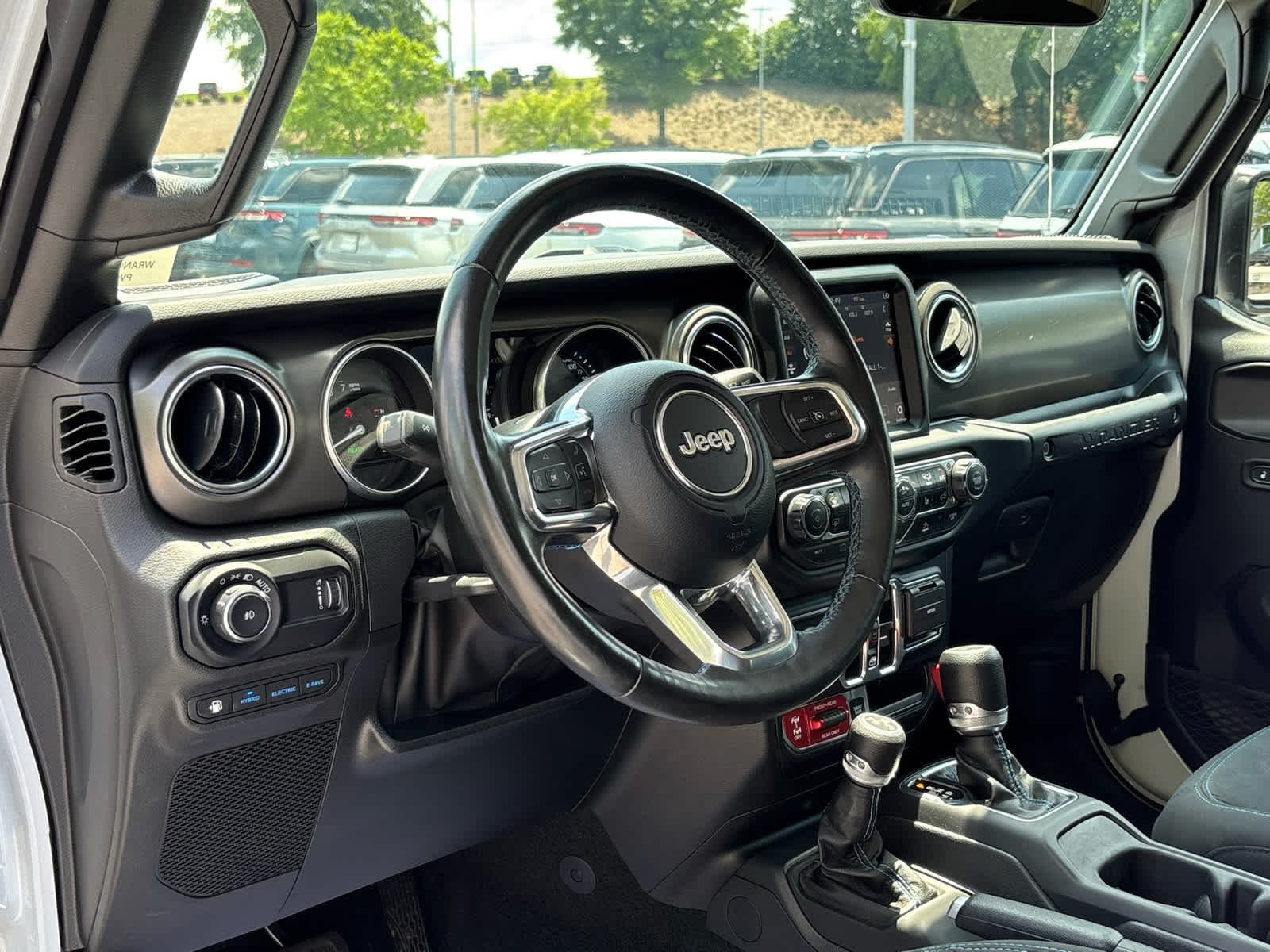 Used 2023 Bright White Clearcoat Jeep Rubicon image 16