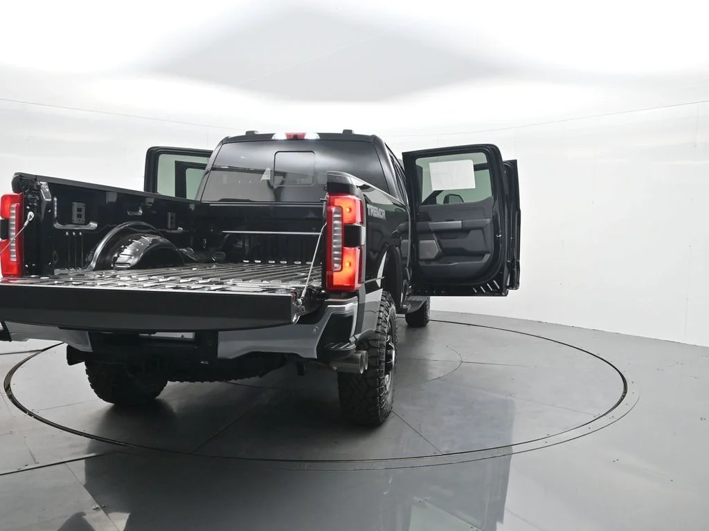 New 2026 Agate Black Metallic Ford F-250® Lariat® image 46