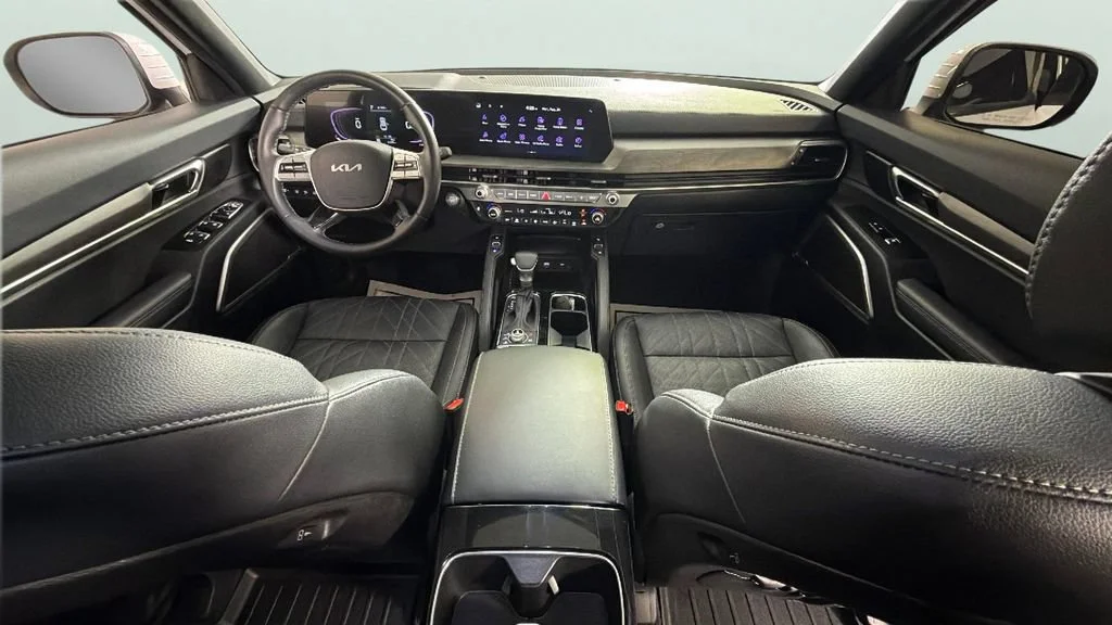 Used 2024 White Kia EX X-Line image 35