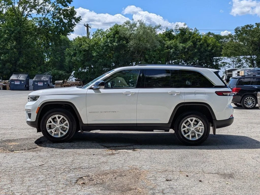 Used 2023 White Jeep Limited image 9