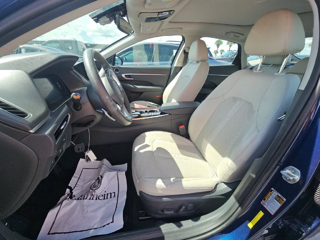 Used 2022 Blue Hyundai Limited image 2