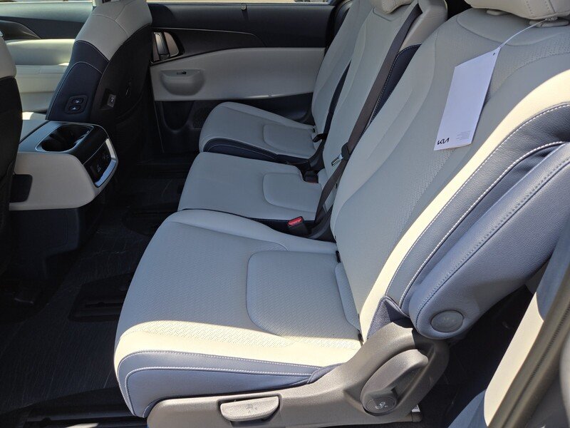 New 2026 Ceramic Silver Kia SX Prestige image 8