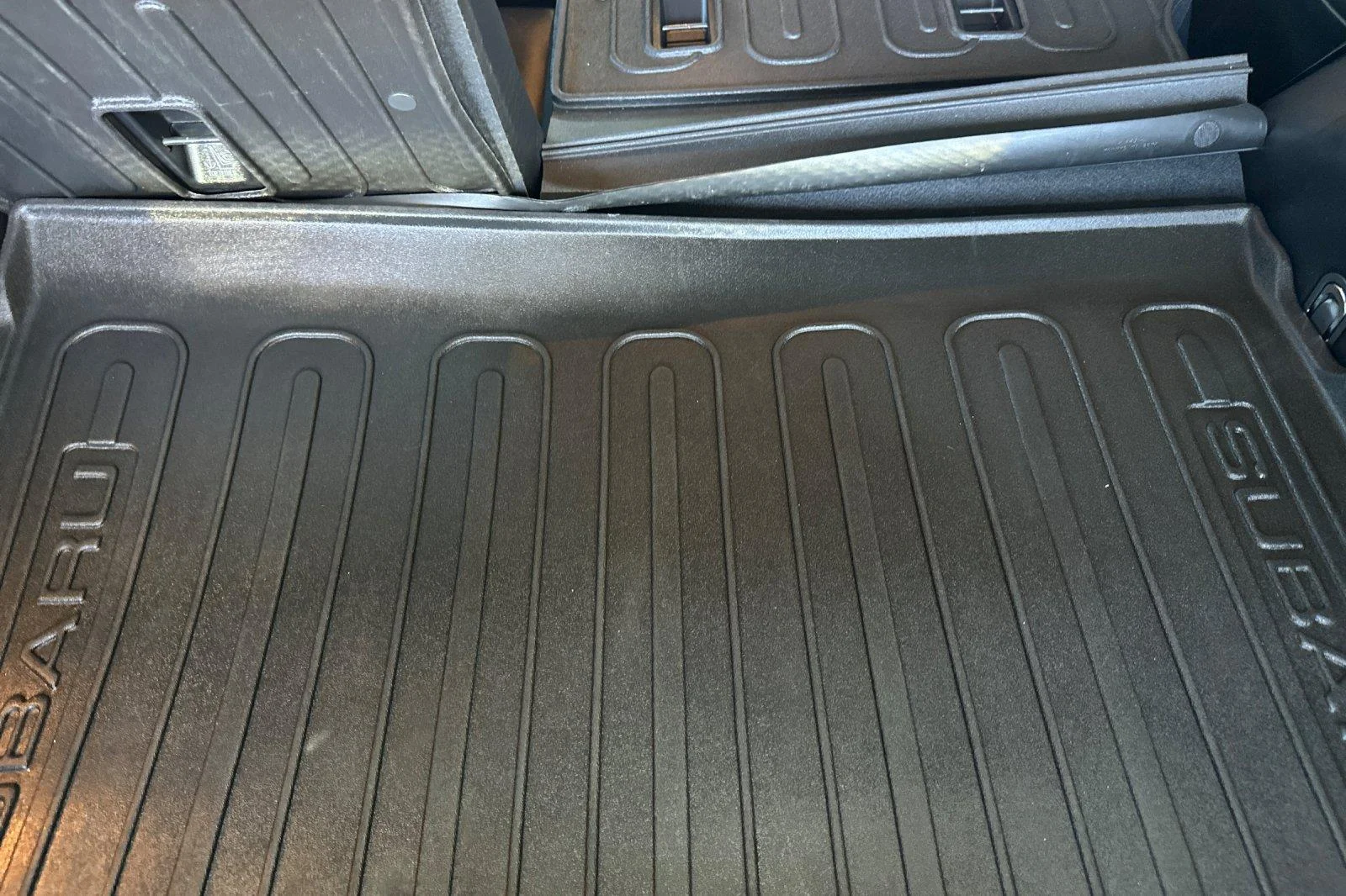 Used 2017 Dark Gray Metallic Subaru Limited image 15