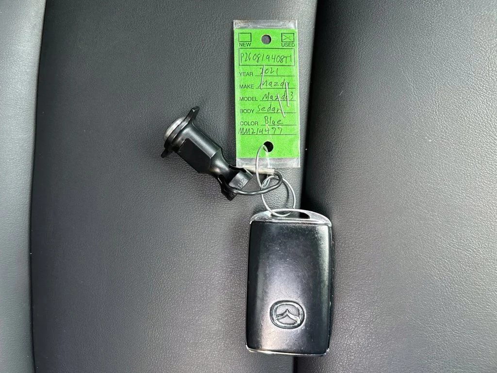 Used 2021 Blue Mazda Preferred image 34