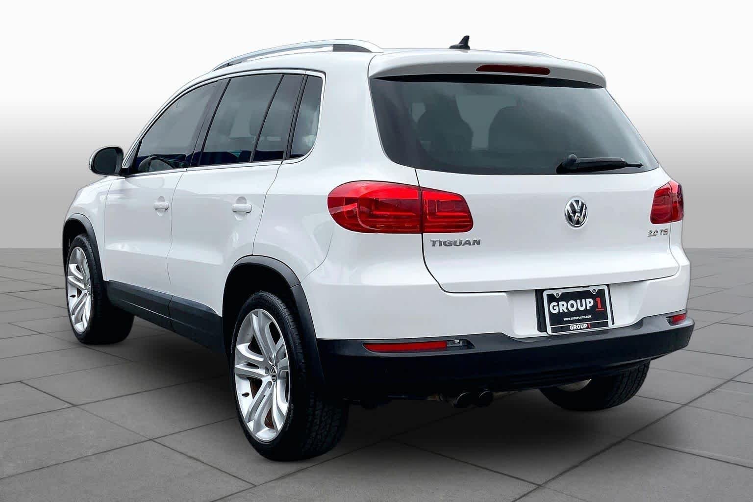 Used 2012 Candy White Volkswagen SEL image 11