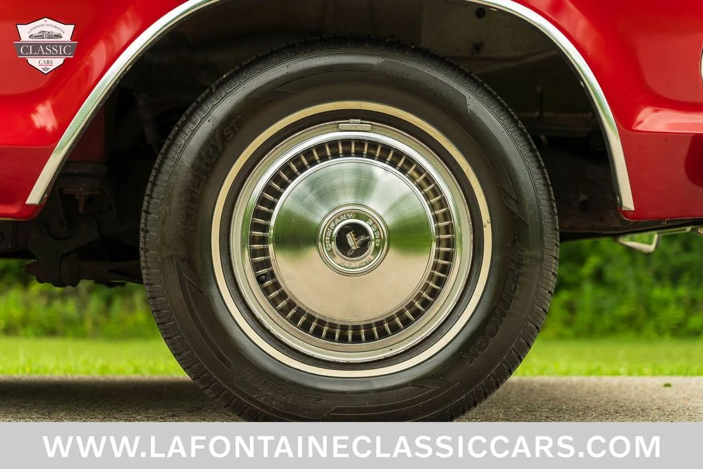 Used 1975 Red Ford  image 28