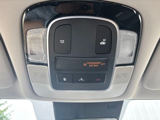 Used 2022 Phantom Black Hyundai SEL image 29