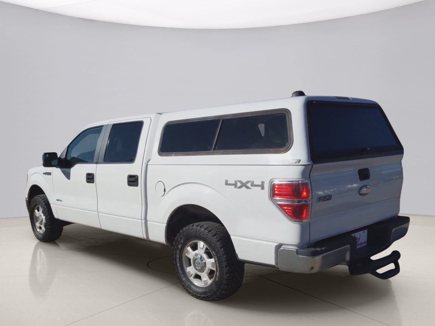 Used 2012 White Ford XL SUPER image 7