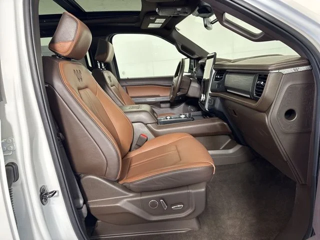 Used 2024 Star White Metallic Tri-Coat Ford King Ranch image 4