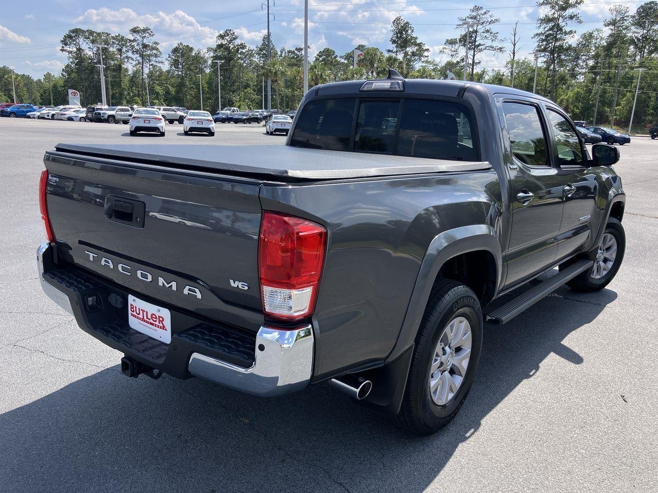Used 2017 Gray (Magnetic Gray Metallic) Toyota SR5 V6 Double Cab image 5