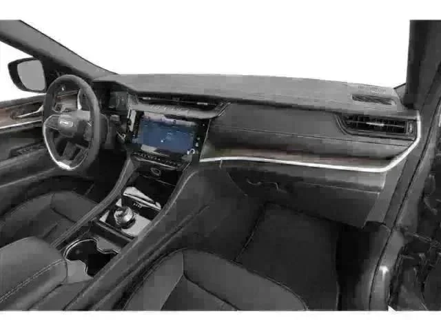 New 2026 Silver Zynith Exterior Paint Jeep Laredo X image 12
