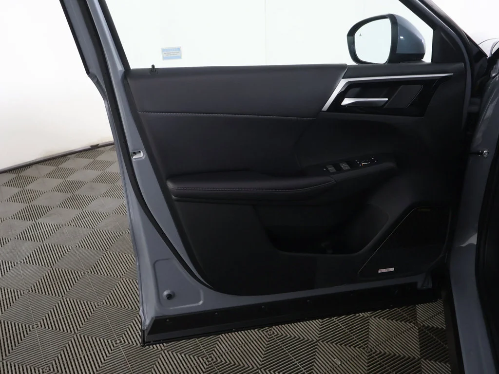 New 2026 Gray Mitsubishi SE image 24
