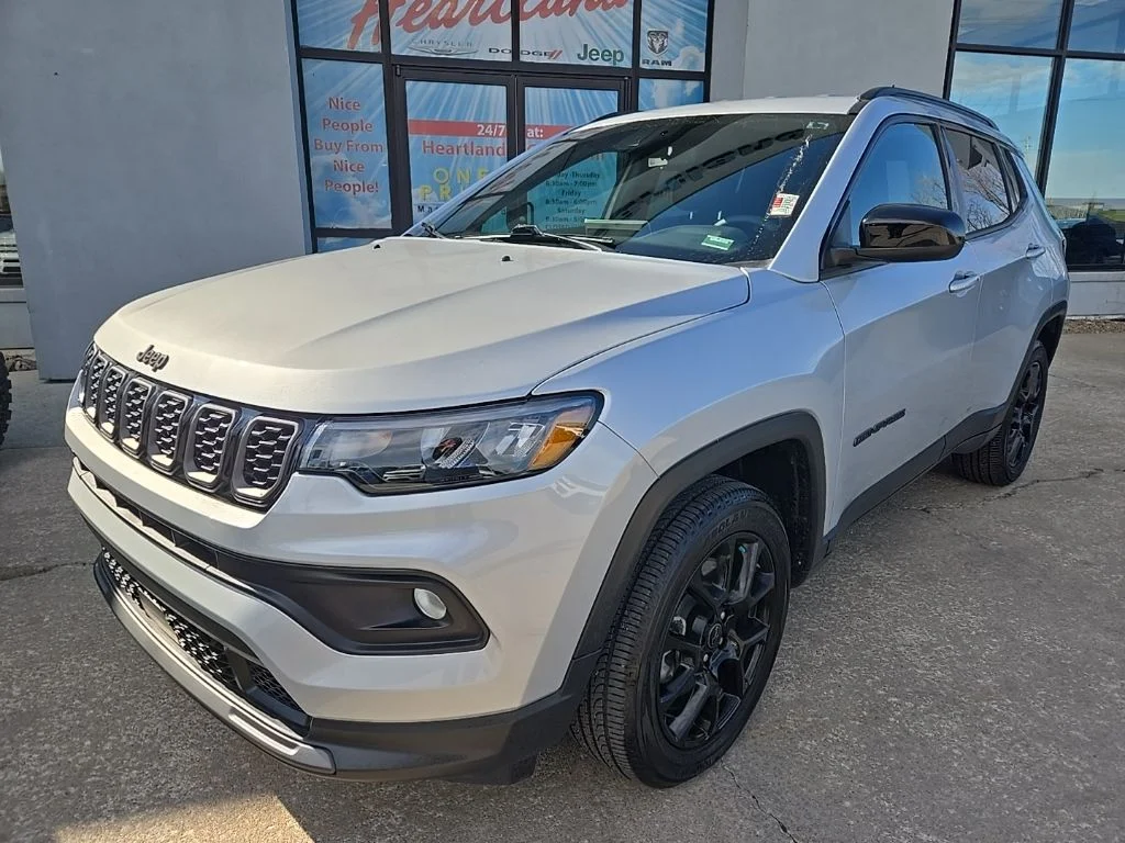 Used 2025 Jeep Compass Latitude with VIN 3C4NJDBN9ST559989 for sale in Kansas City