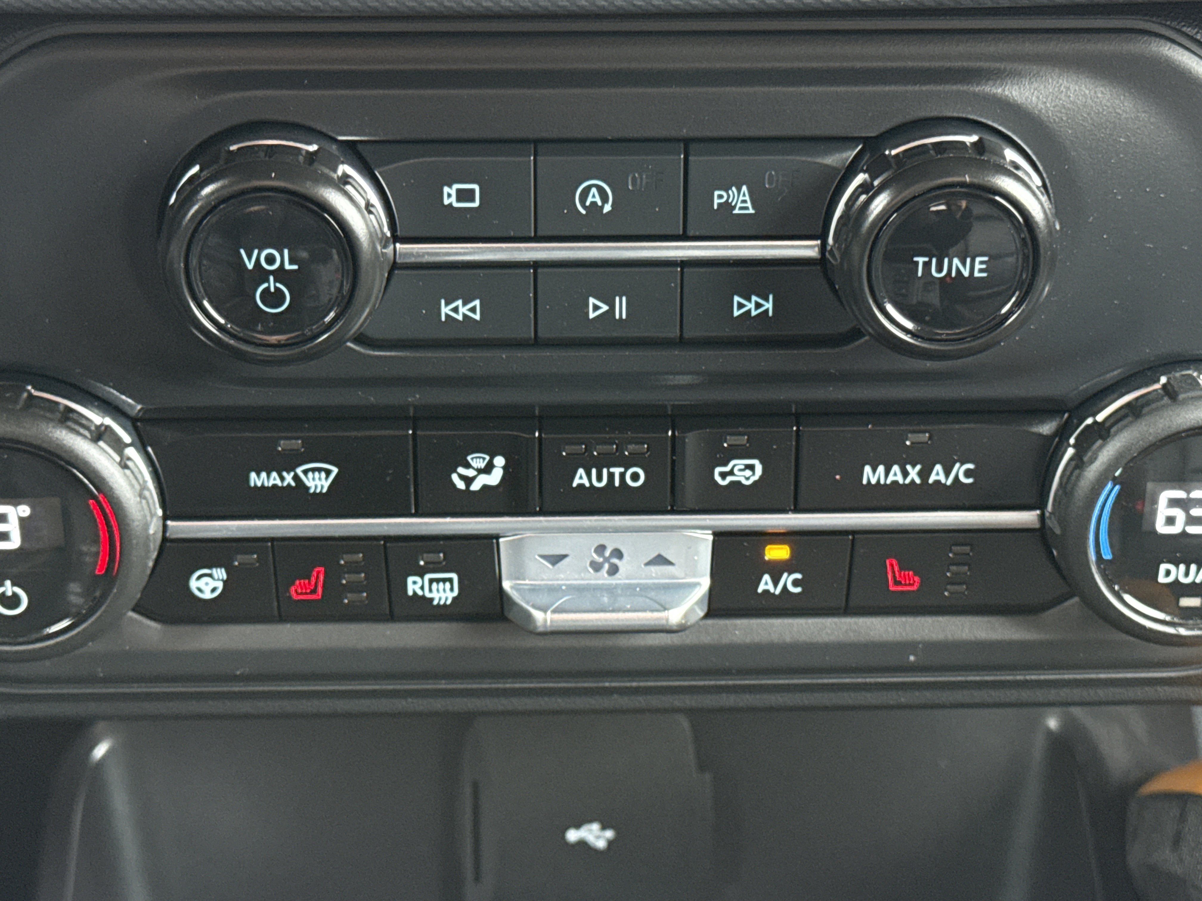 Used 2024 Shadow Black Ford Badlands 4WD image 17