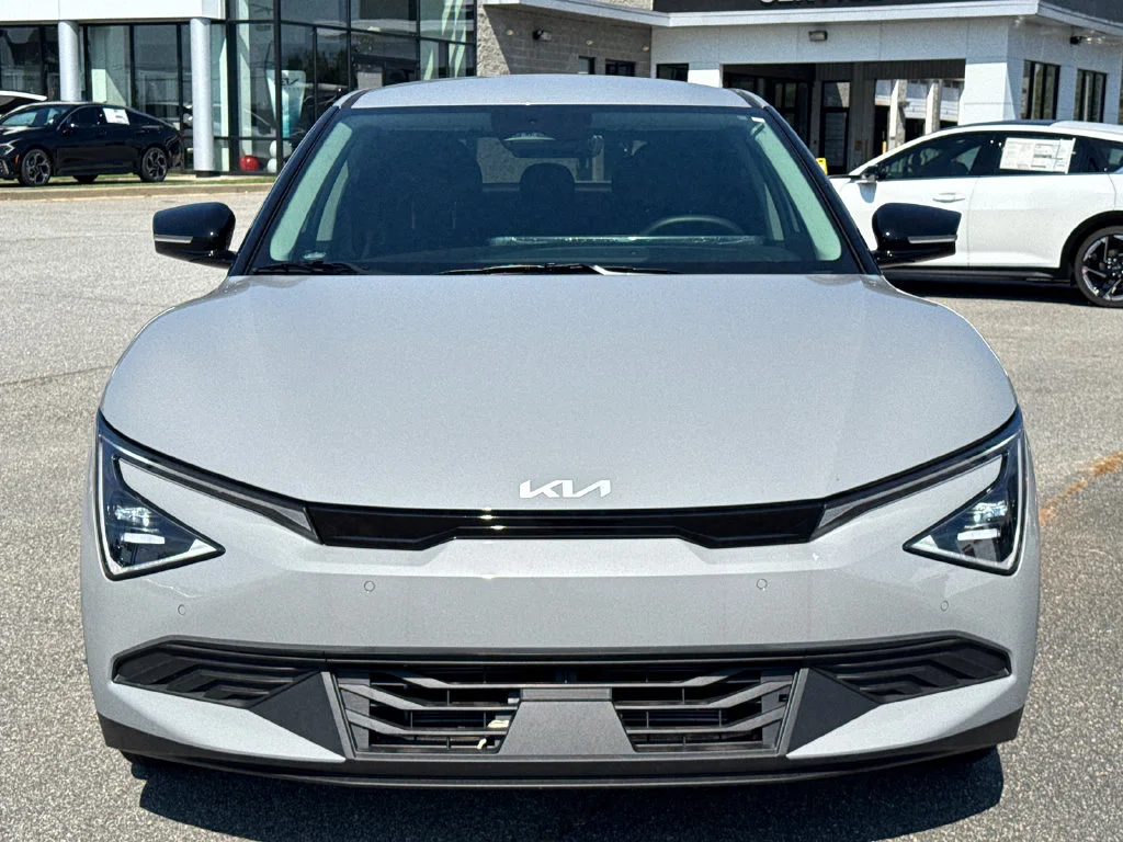 New 2026 Wolf Gray Kia LIGHT image 8
