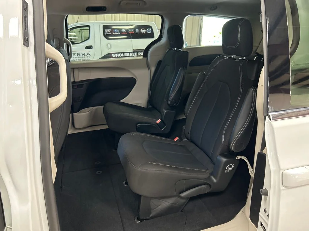 Used 2023 White Chrysler LX image 26