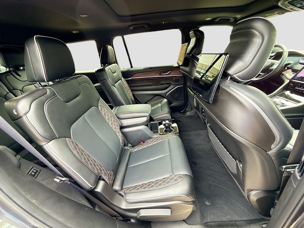 Certified Used 2025 Baltic Gray Metallic Clearcoat Jeep Summit image 32
