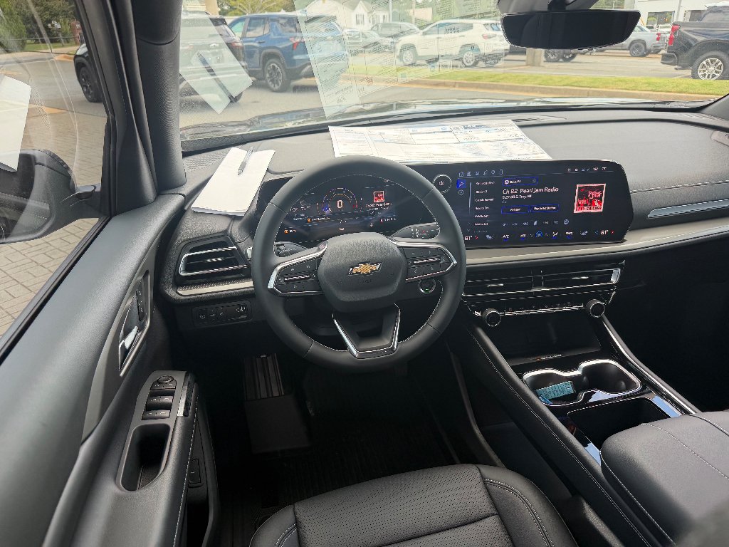 New 2027 Mosaic Black Metallic Chevrolet LT image 23