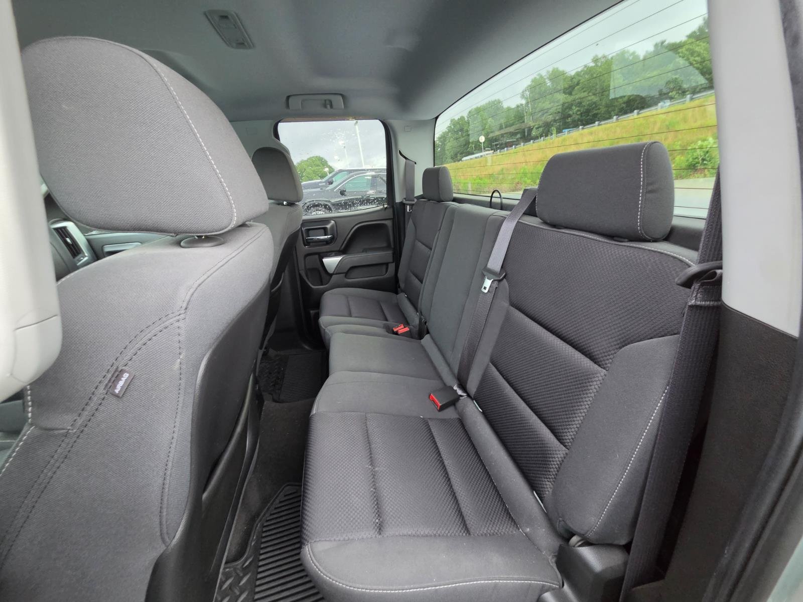 Used 2015 SILVER ICE METALLIC Chevrolet LT image 10