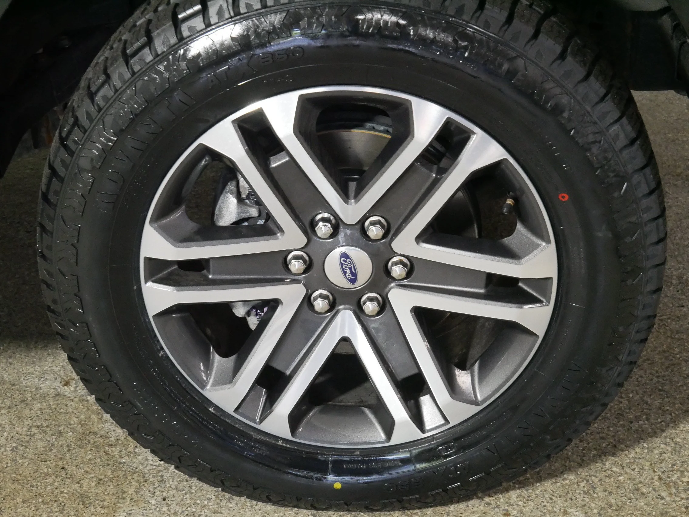 Used 2023 Agate Black Metallic Ford XLT image 15