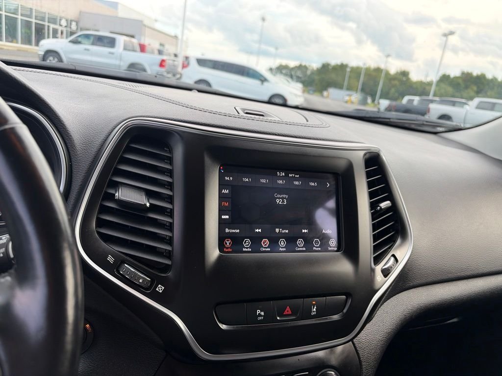 Used 2021 Green Jeep Latitude Lux image 32