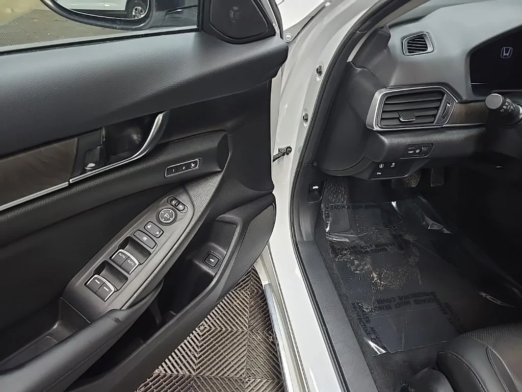 Used 2022  Honda EX-L image 28