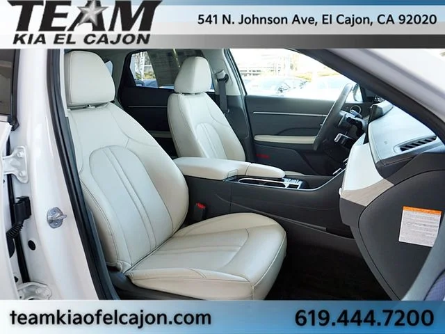 Used 2024 White Hyundai Limited image 12
