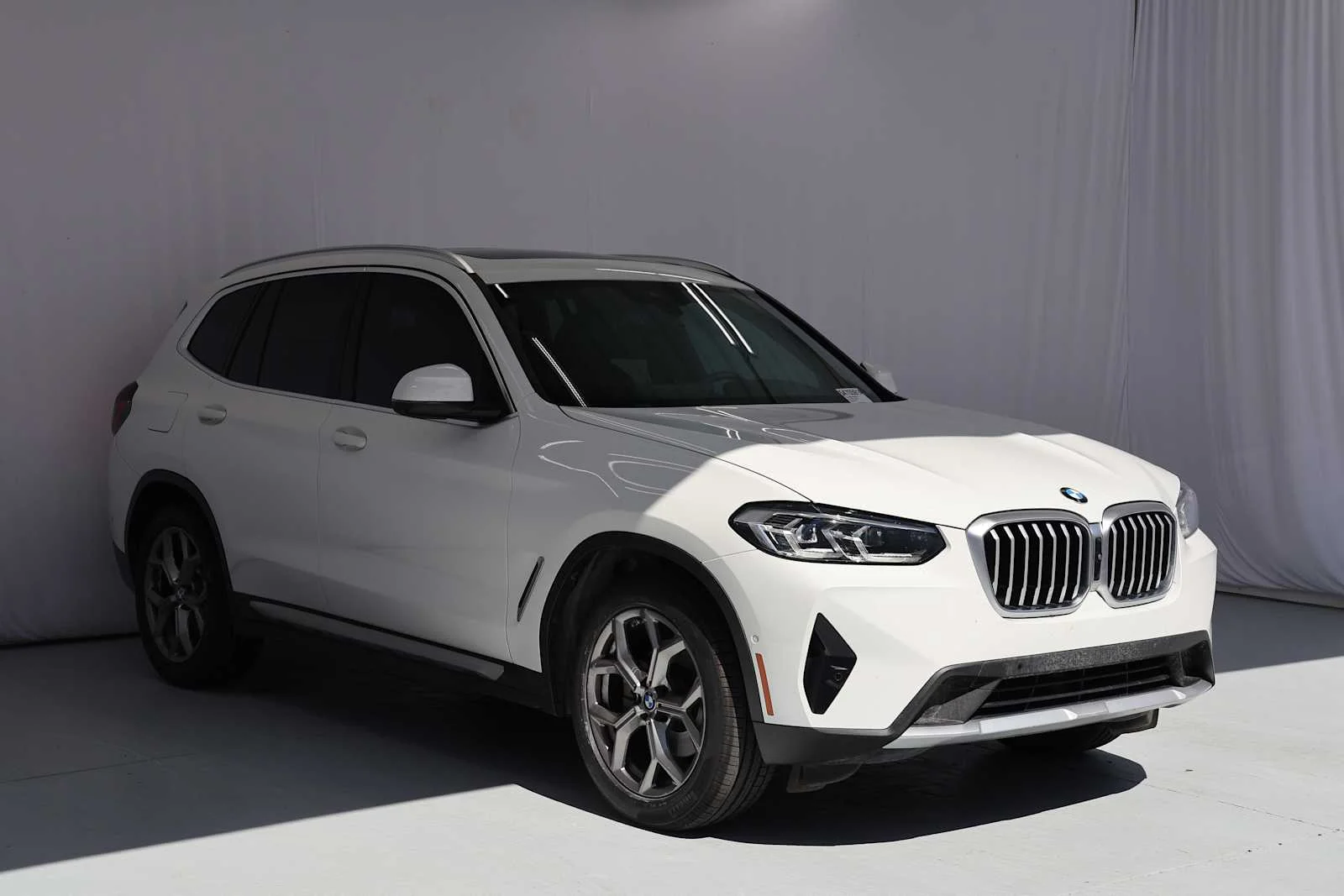 Certified Used 2024 Alpine White BMW sDrive30i image 3
