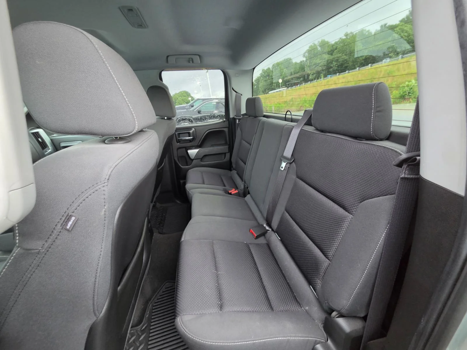 Used 2015 SILVER ICE METALLIC Chevrolet LT image 10