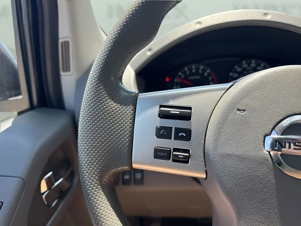 Used 2016  Nissan SV image 13