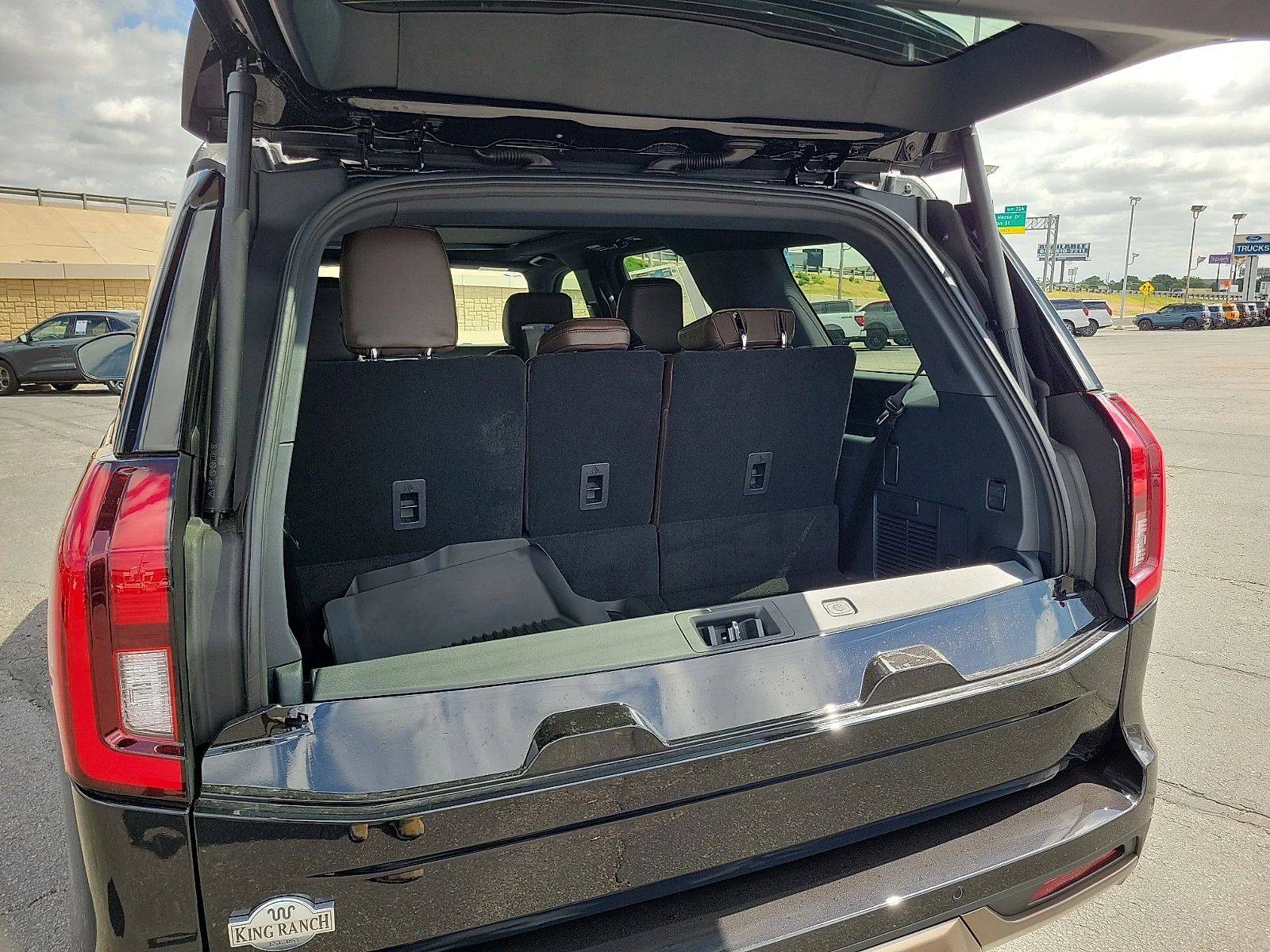 New 2026 Agate Black Metallic Ford King Ranch&reg; image 8
