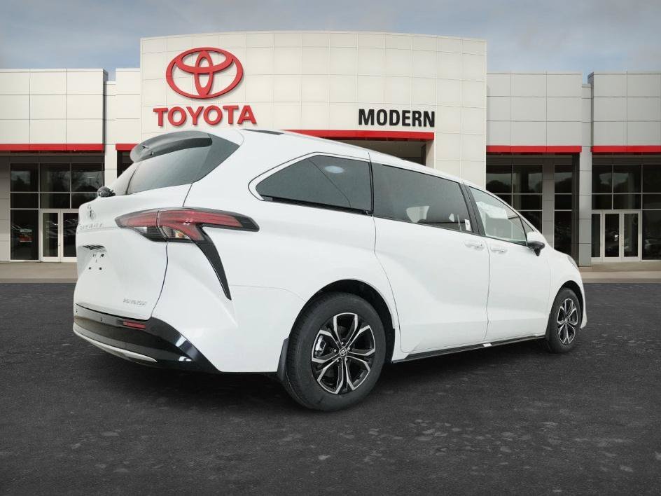 New 2026 Wind Chill Pearl Toyota Platinum image 17