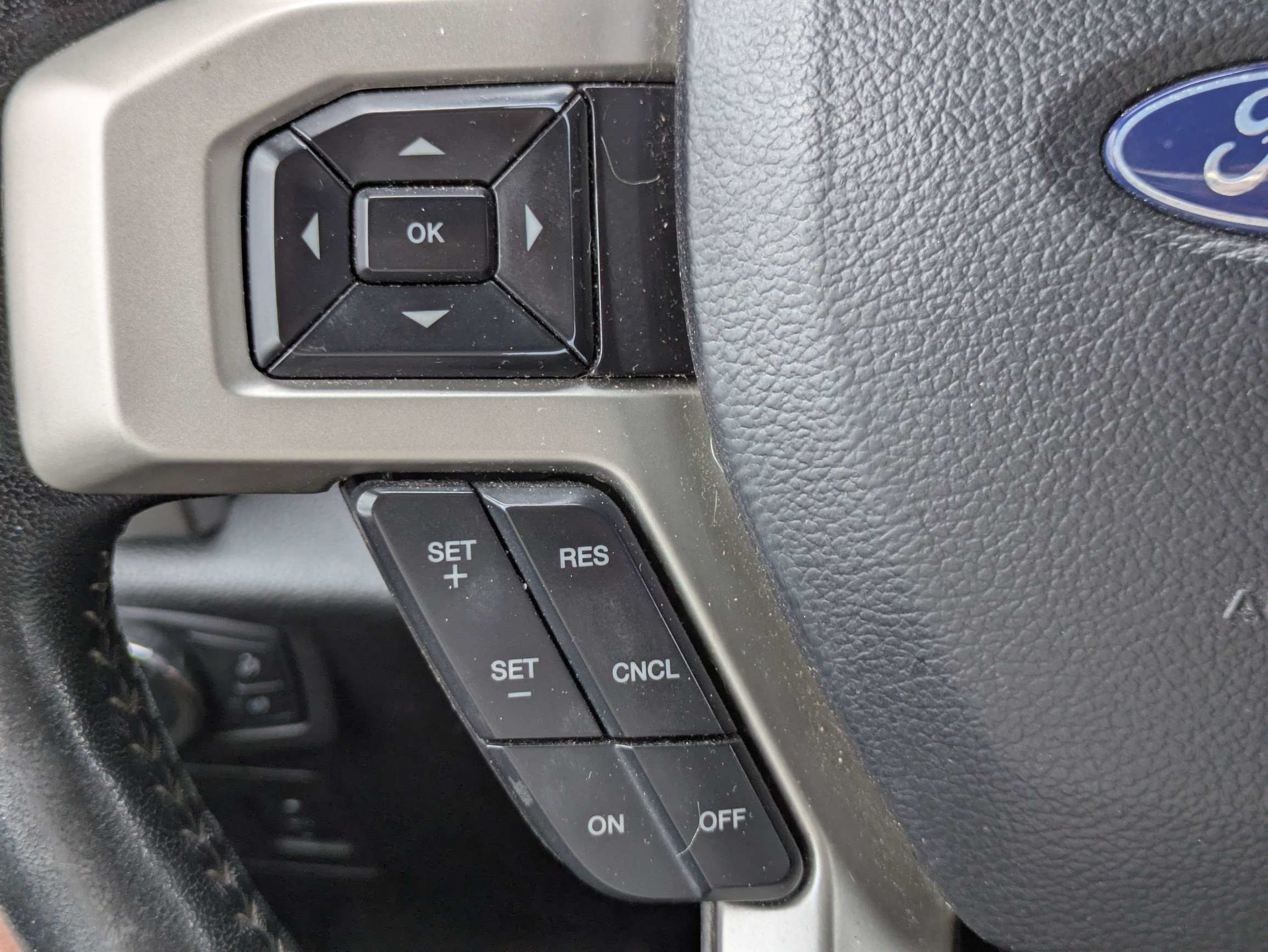 Used 2020 White Ford Lariat image 23