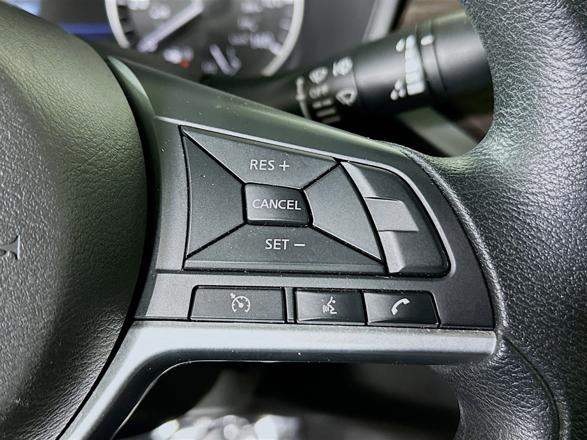 Used 2024 Brilliant Silver Metallic Nissan 2.5 SV image 17