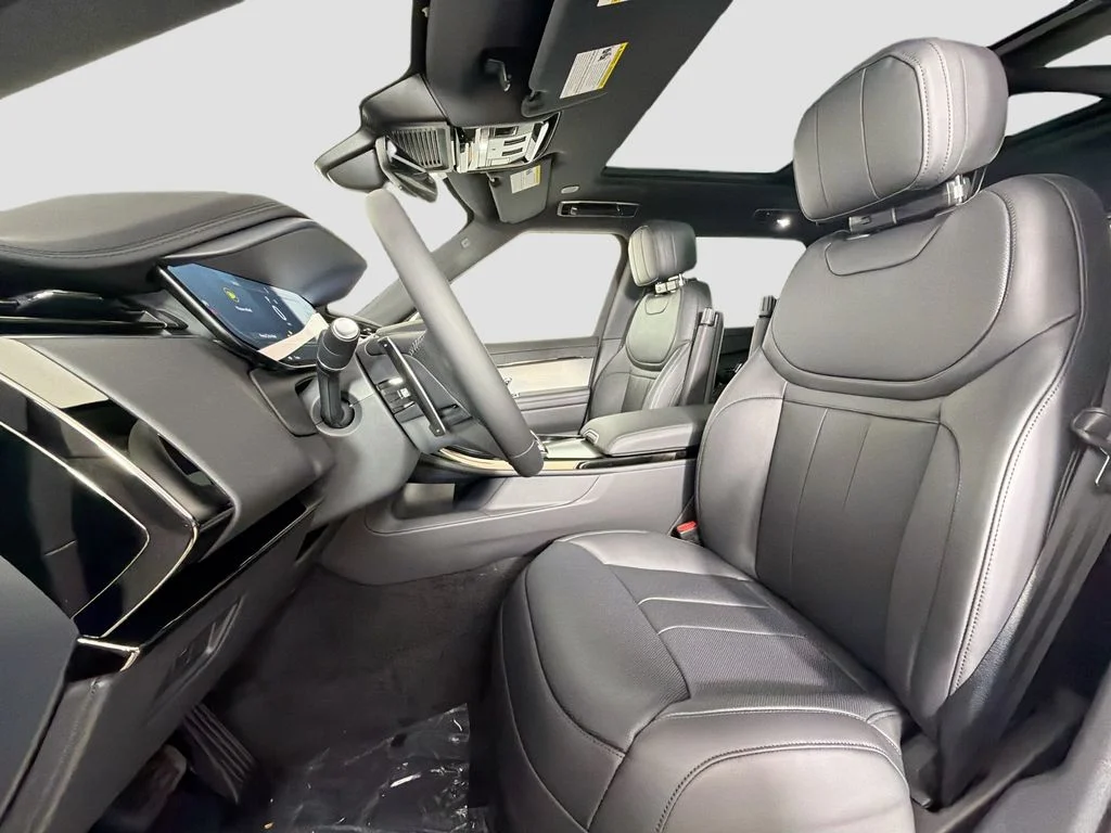 New 2026 Carpathian Grey Land Rover SE image 22