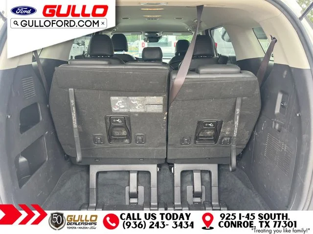 Used 2023 Snow White Pearl Kia LX Seat Package image 9