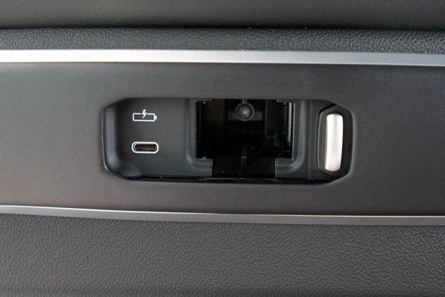 New 2027 Black Sapphire Metallic BMW M60i image 38