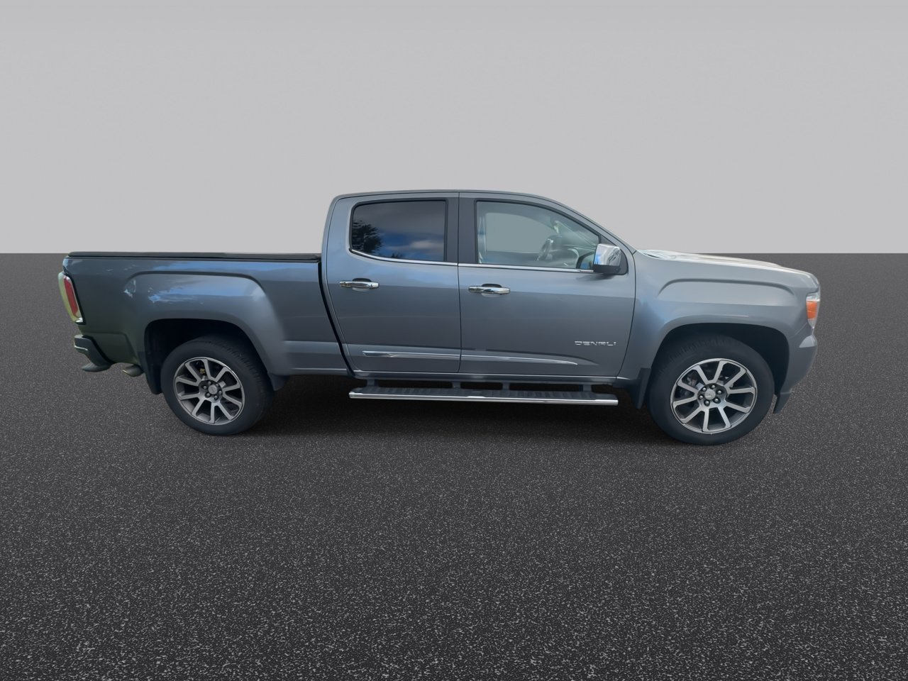 Used 2020 Satin Steel Metallic GMC 4WD Denali image 9