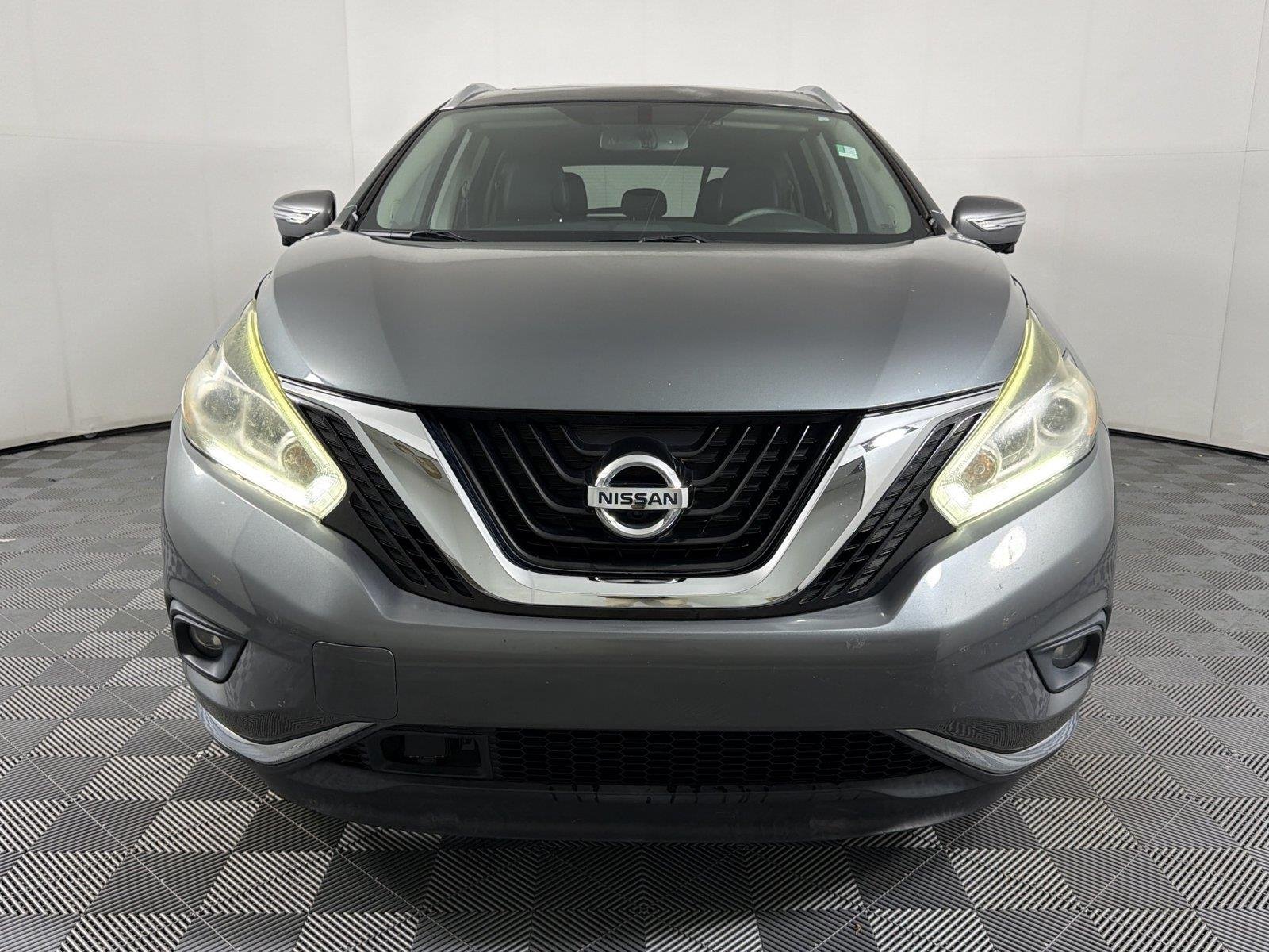 Used 2015 Gray Nissan Platinum image 2