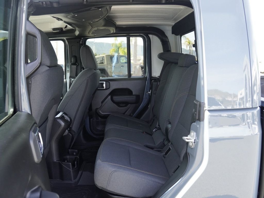 New 2026 Anvil Clear-Coat Exterior Paint Jeep Sport S Dark Sky Appearance image 20