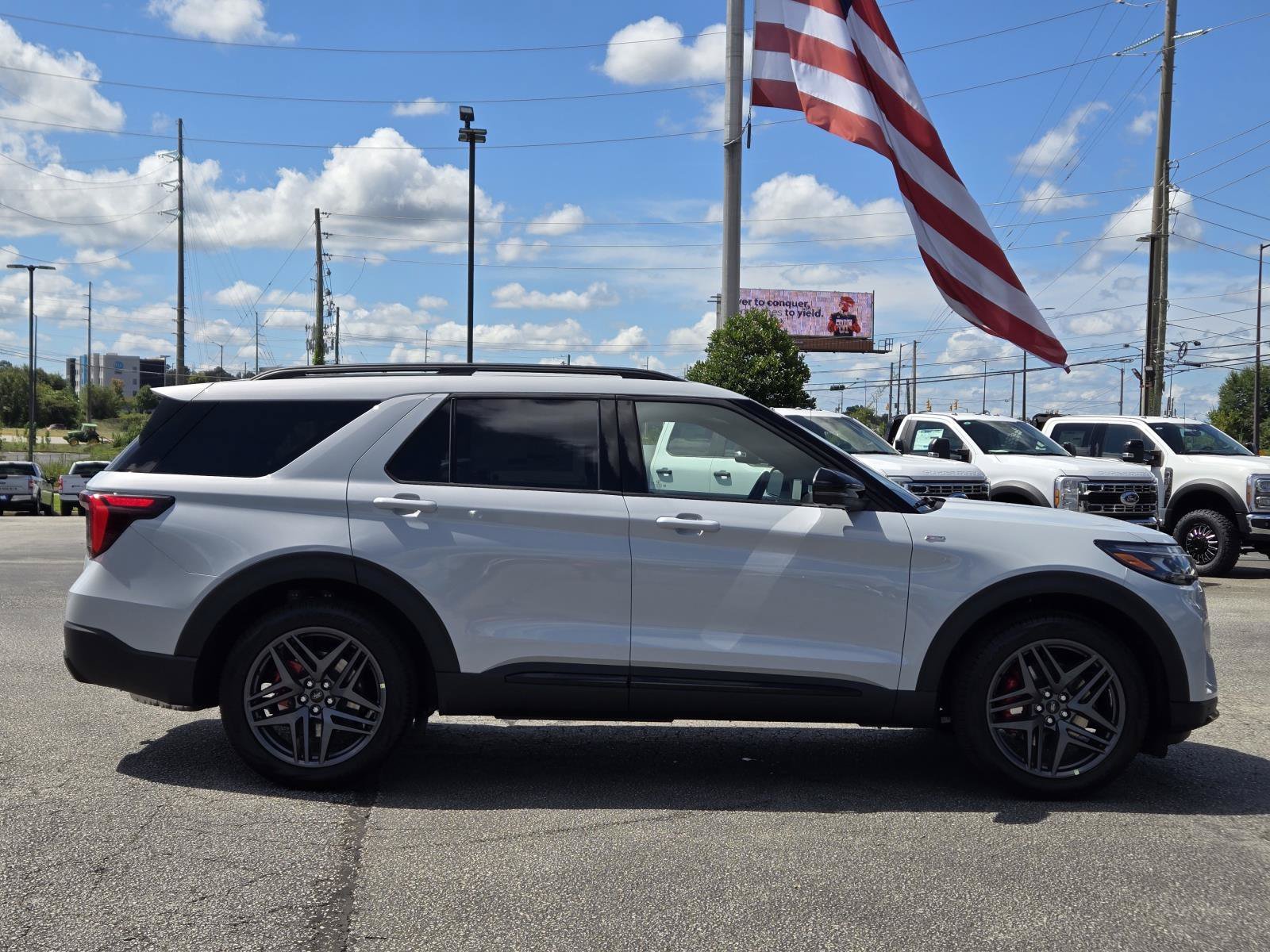 New 2026 Space White Metallic FORD ST-Line image 7