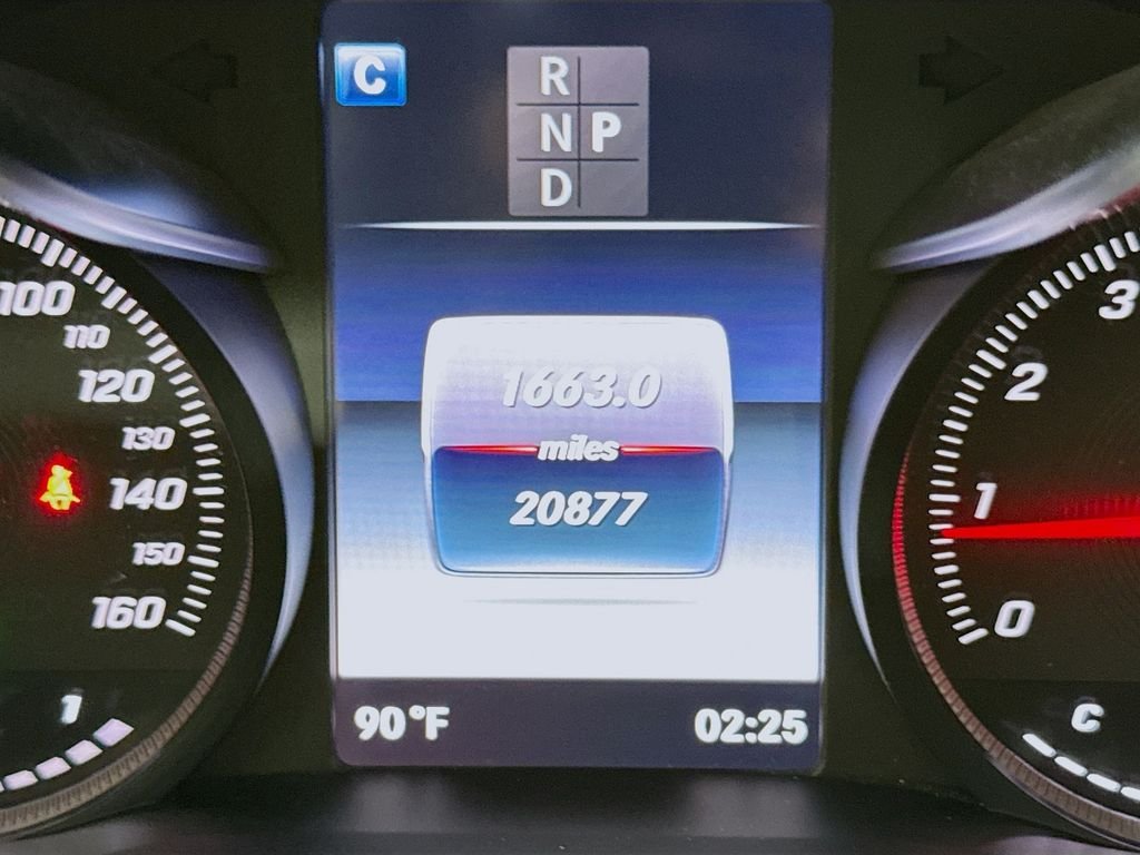 Used 2019  Mercedes-Benz GLC 300 image 12